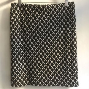 Karen Kane pull on skirt, size Large